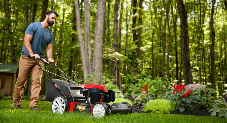 Troy-Bilt TB230 Self Propelled Lawn Tractor-featured