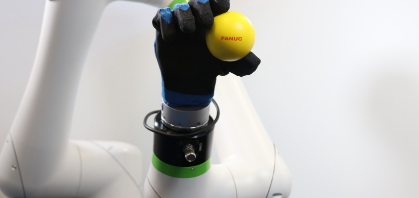 qbrobotics Fanuc CRX Robot SoftHand-featured
