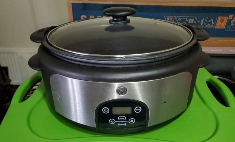 GE 169143 Digital Slow Cooker User Guide
