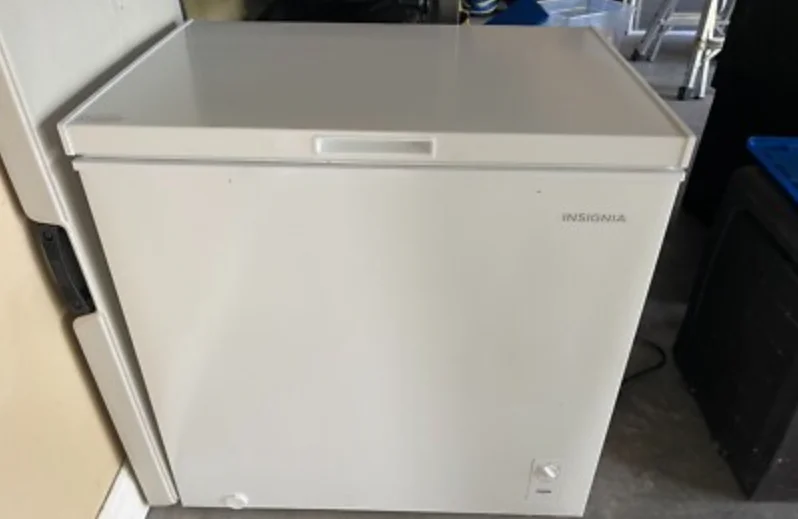 Insignia NS-CZ70WH0 Chest Freezer User Guide