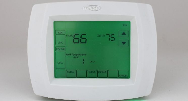 Lennox X4147 Touch Screen Thermostat-featured