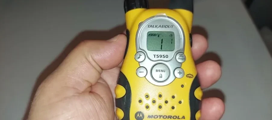 Motorola TalkAbout T5950 Two Way Radio-featured