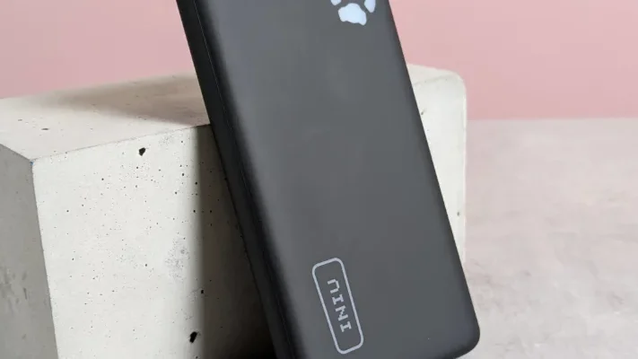 INIU BI-B41 Slimmest Fast Charging Power Bank User Manual feat
