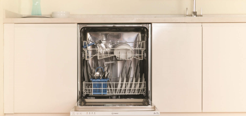 Indesit DIF 04B1 Full-Size Dishwasher-featured