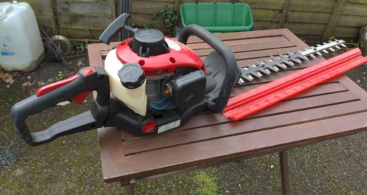 Mountfield MHJ2424 Petrol Hedge Trimmer-featured