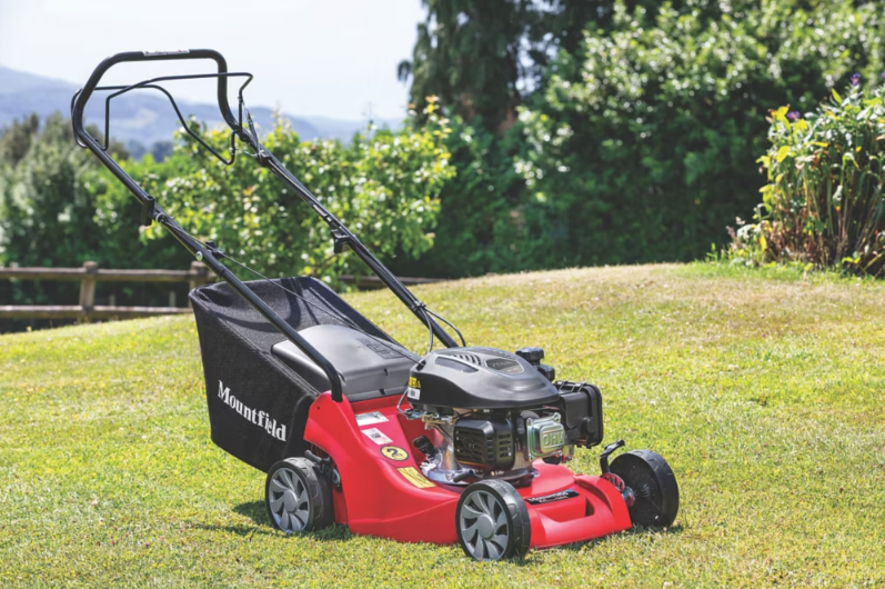 Mountfield SP414 Self-Propelled Lawn Mower User Guide Mountfield SP414 Petrol Lawn Mower-featured