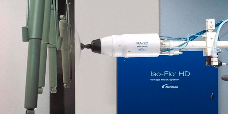 Nordson Iso-Flo Automatic Voltage Blocking System feat