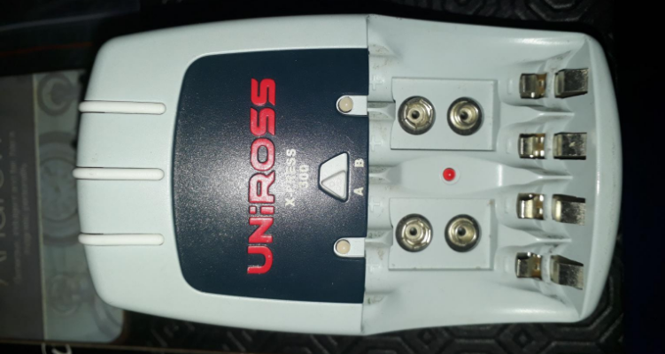 UNIROSS XPress 300 Battery Charger-featured