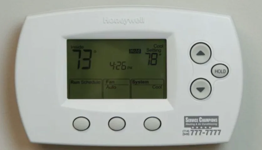 Honeywell RTH6350D1000 Programmable Thermostat User Guide