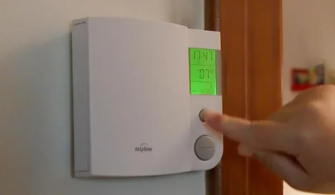 Aube Technologies TH104PLUS Programmable Thermostat User Guide Aube Technologies TH104PLUS Programmable Thermostat-featured