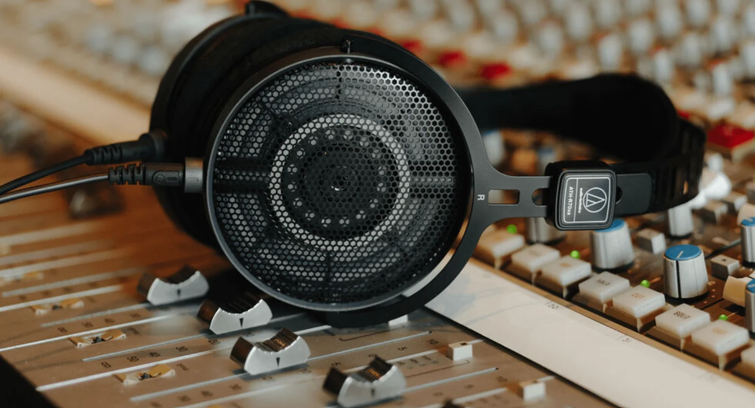 Audio-Technica ATH-R70XA Open-Back Headphones User Guide