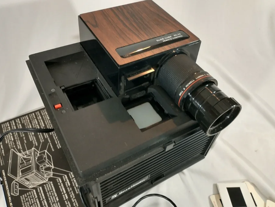 Bell and Howell RC55 Slide Cube Projector User Guide