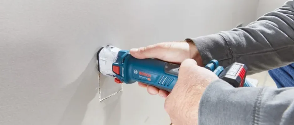 Bosch GCU18V-30N 18V Cordless Drywall Cut-Out Tool featured image