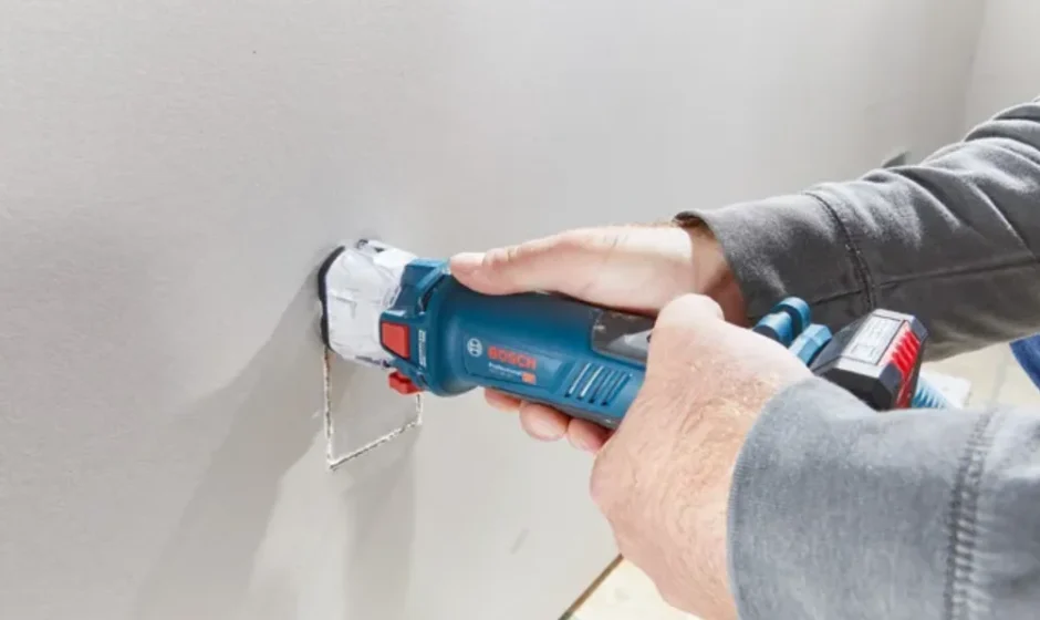 Bosch GCU18V-30N 18V Cordless Drywall Cut-Out Tool featured image