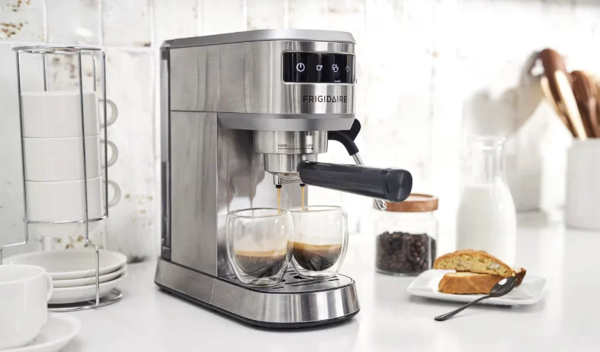 Frigidaire FREM100SS Steam Espresso Maker User Guide