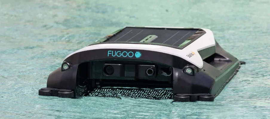 Fugoo SolarVac FSV100 Pool Cleaning Robot User Manual feat