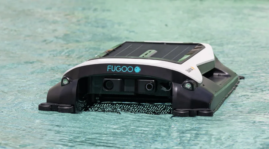 Fugoo SolarVac FSV100 Pool Cleaning Robot User Manual feat