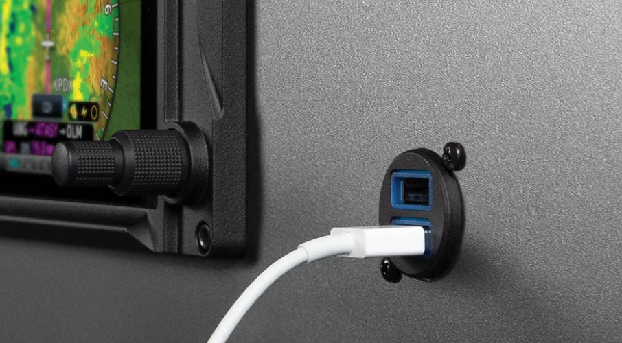 Garmin GSB 15 Dual-Port USB Charging Hub User Guide