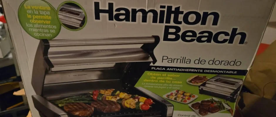 Hamilton Beach 25361 Electric Indoor Searing Grill-featured