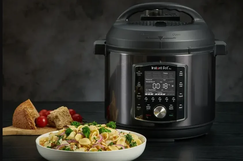 Instant Pot Pro 8-Quart 10-in-1 Pressure Cooker- fi