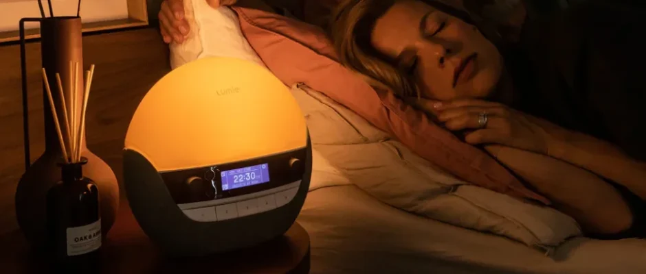 Lumie Bodyclock Luxe 750DAB Wake-Up Light-featured