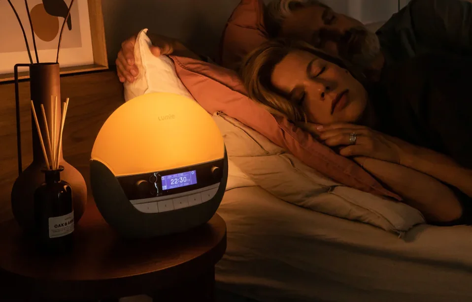 Lumie Bodyclock Luxe 750DAB Wake-Up Light User Guide