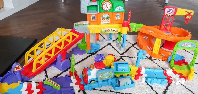 VTech Toot-Toot Drivers Track Set User Manual feat