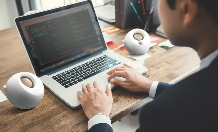 Creative Pebble V3 Minimalistic Desktop Speakers-fi