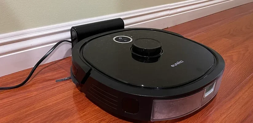 Eureka NER650 Robotic Vacuum Cleaner feat