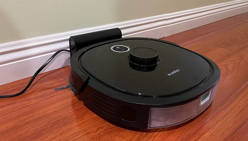 Eureka NER650 Robotic Vacuum Cleaner feat