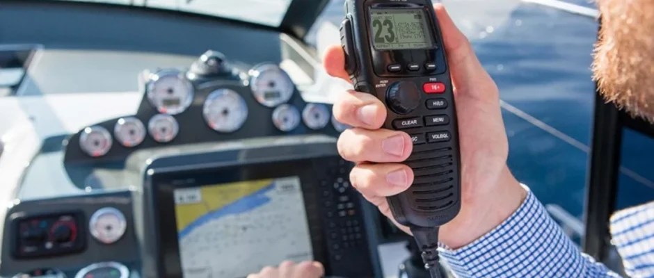 Garmin VHF 315i Marine Radio-fi