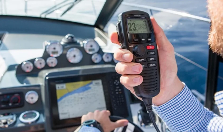 Garmin VHF 315i Marine Radio Owner’s Manual Garmin VHF 315i Marine Radio-fi