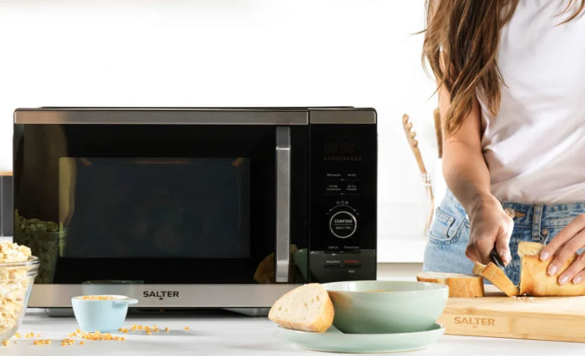 Salter EK5817 DuoWave 2-in-1 Air Fryer & Microwave feat