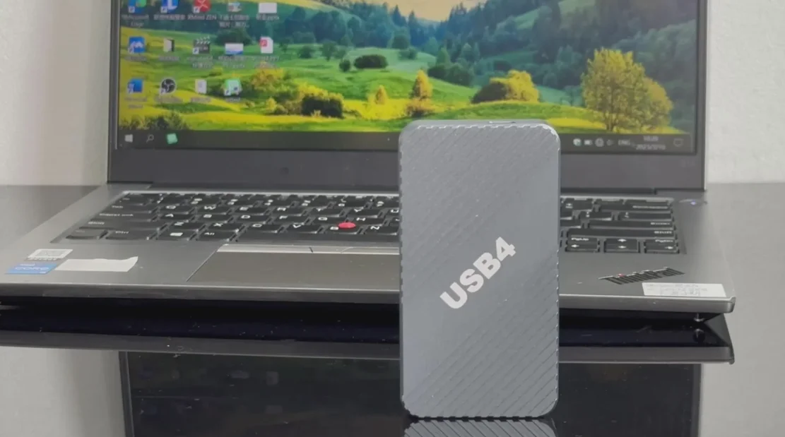 VCOM 40Gbps Thunderbolt NVMe Enclosure User Manual