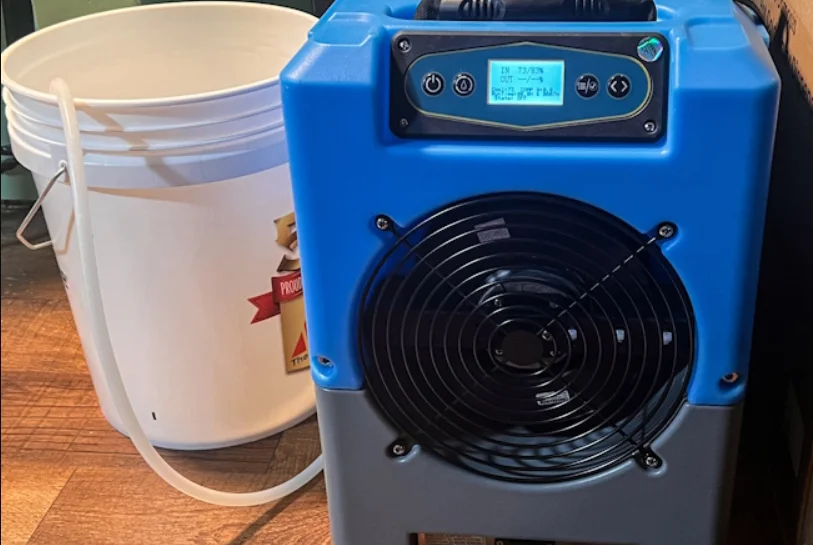 BlueDri DH76 150 PPD Portable Commercial Dehumidifier feat