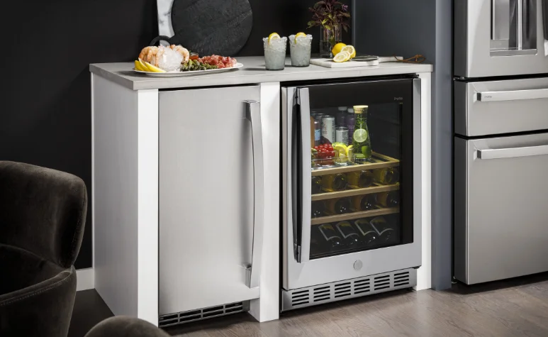 GE Appliances UNC15NPWII Nugget Ice Maker feat