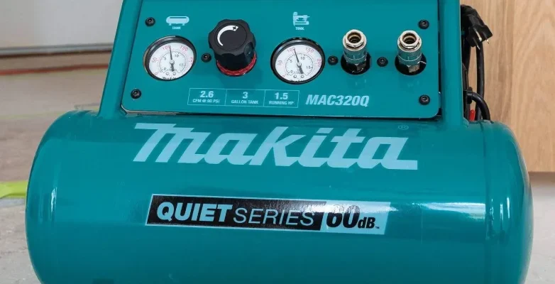 Makita ‎MAC320Q 3-Gallon Air Compressor feat