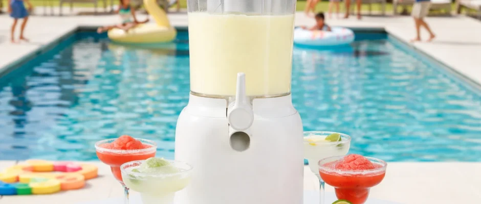 Dash DSLM10001 Slushy & Frozen Drink Maker feat