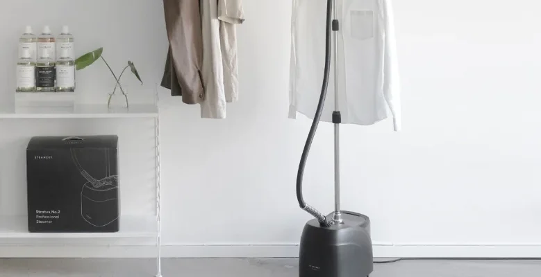 Steamery Stratus Professional Steamer feat