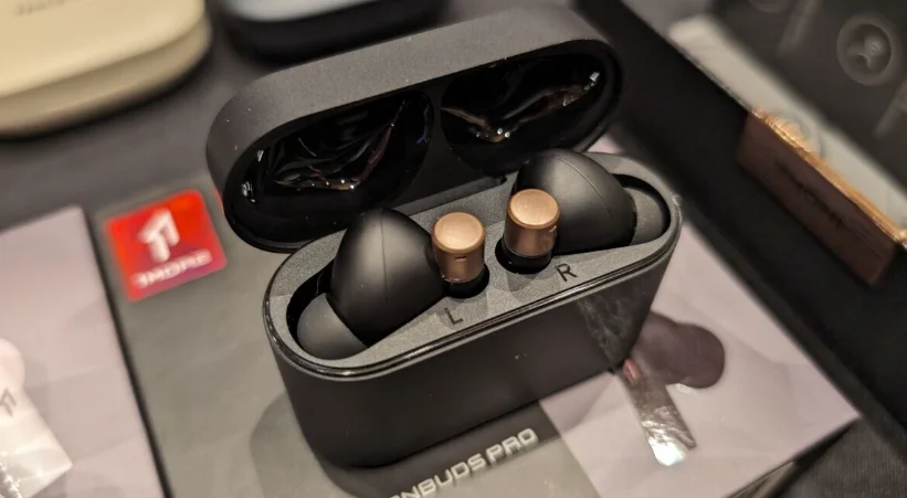 1MORE PistonBuds PRO Q30 Earbuds Manual 1MORE PistonBuds PRO Q30 Earbuds feat