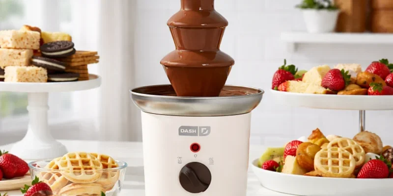 Dash DCFN00101 Chocolate Fountain FEAT