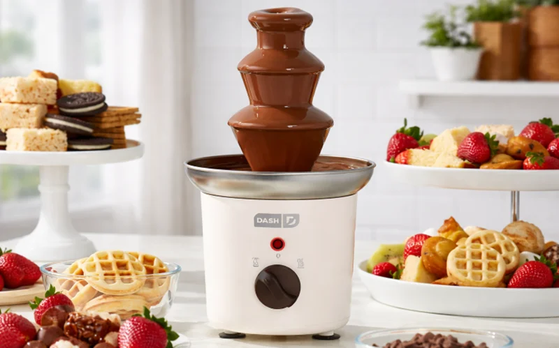 Dash DCFN00101 Chocolate Fountain FEAT