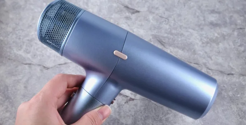 Conair INFINITI PRO Digital Dryer feat