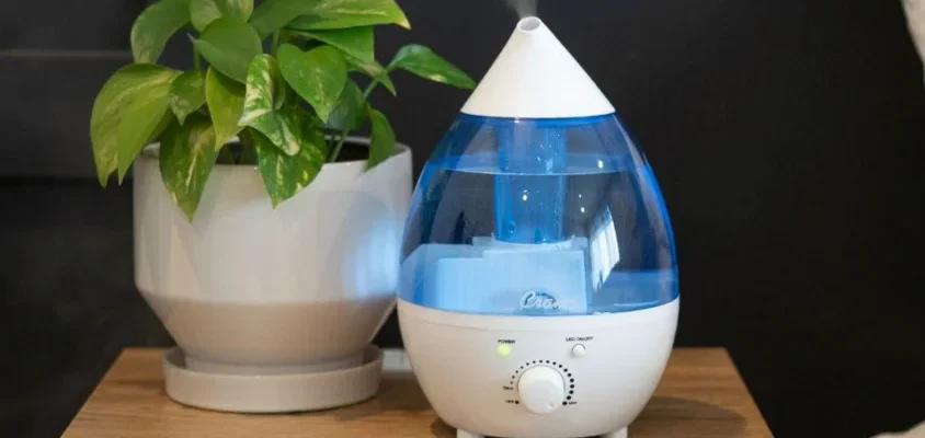 Crane EE-5300 Mini-Drop Cool Mist Humidifier feat