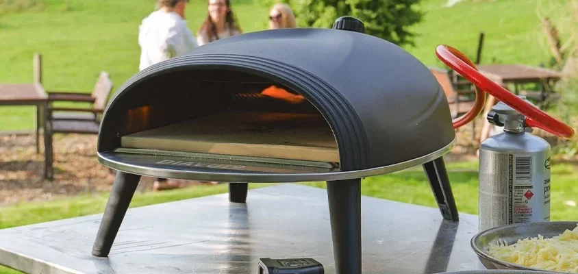 Delivita Diavolo Gas-Fired Pizza Oven feat