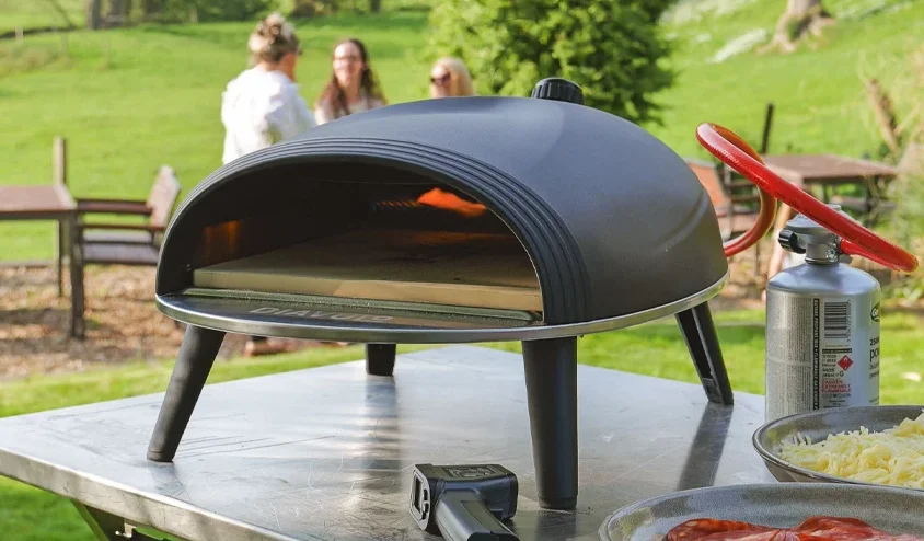 Delivita Diavolo Gas-Fired Pizza Oven feat
