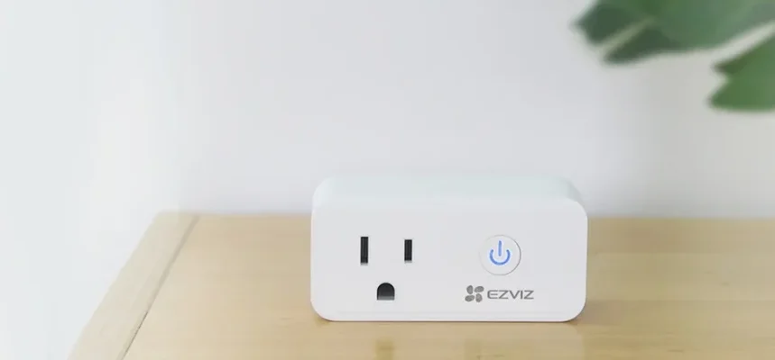 EZVIZ T30-10B-EU Remote Control Smart Plug feat