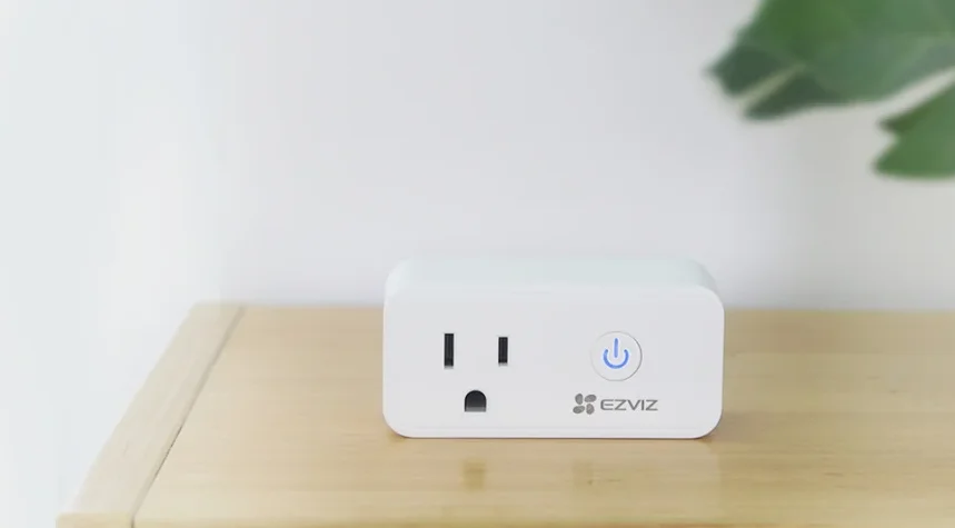 EZVIZ T30-10B-EU Remote Control Smart Plug feat