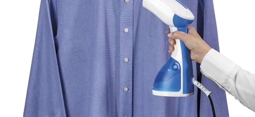 Hamilton Beach 11556F Handheld Garment Steamer feat