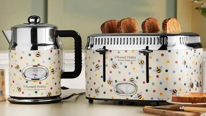 Russell Hobbs 27240 Emma Bridgewater Bumblebee Kettle feat